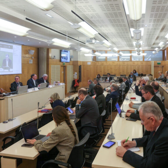 Lab OCIRP Autonomie du 12 mai 2023, la salle de réunion avec participants tribune
